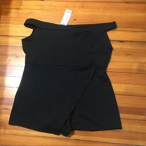 NWT boohoo plus off shoulder black skort romper